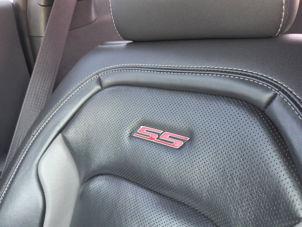 Used 2016 Chevrolet Camaro SS RWD image 25