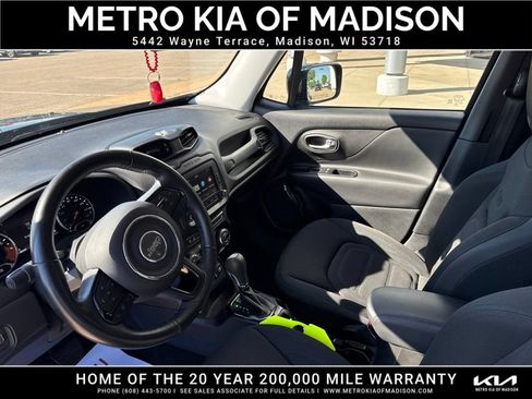 Used 2017 Jeep Renegade Altitude AWD/4WD image 15