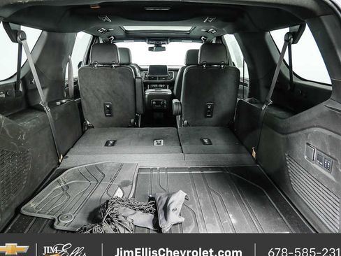 Used 2022 Chevrolet Suburban RST w/ Luxury Package image 34