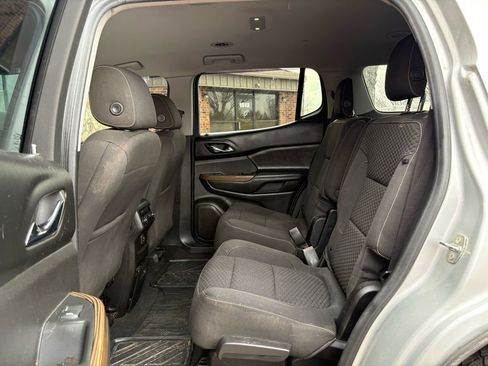 Used 2018 GMC Acadia SLE image 44