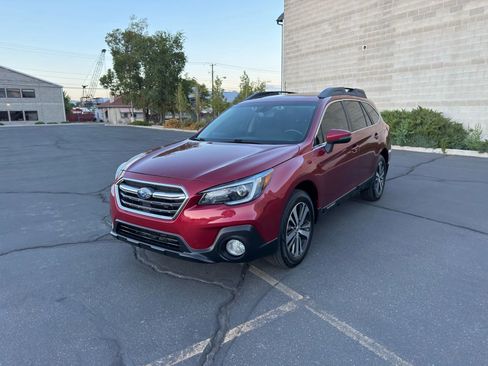 Used 2018 Subaru Outback 2.5i Limited image 1