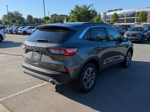 Certified 2022 Ford Escape SEL AWD/4WD image 4