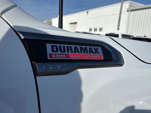 Used 2023 GMC Sierra 2500 AT4 w/ AT4 Premium Plus Package image 13