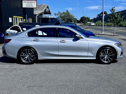 Used 2021 BMW 330e w/ Convenience Package RWD image 5