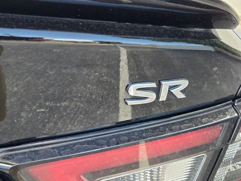 Used 2022 Nissan Maxima SR w/ Sport Mat Group FWD image 11