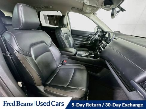 Used 2022 Nissan Pathfinder SL AWD/4WD image 36