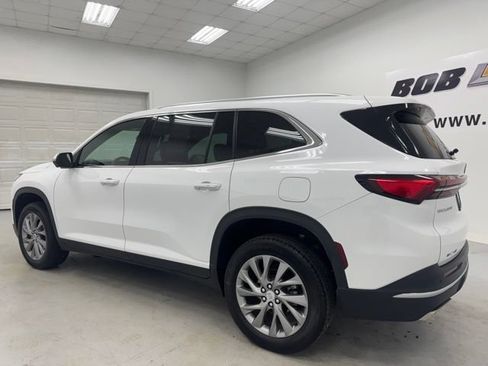 Used 2025 Buick Enclave Preferred FWD image 7