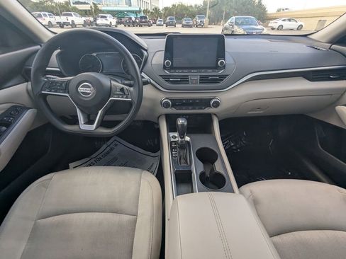 Used 2020 Nissan Altima 2.5 S image 2