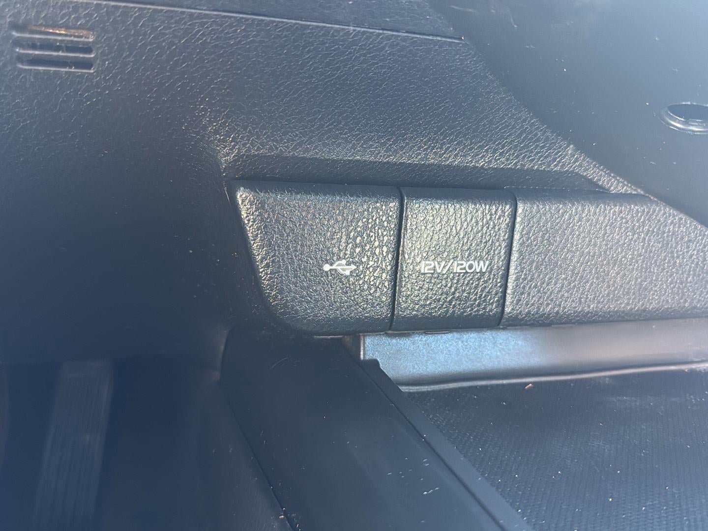 Used 2020 Toyota Camry LE FWD image 18