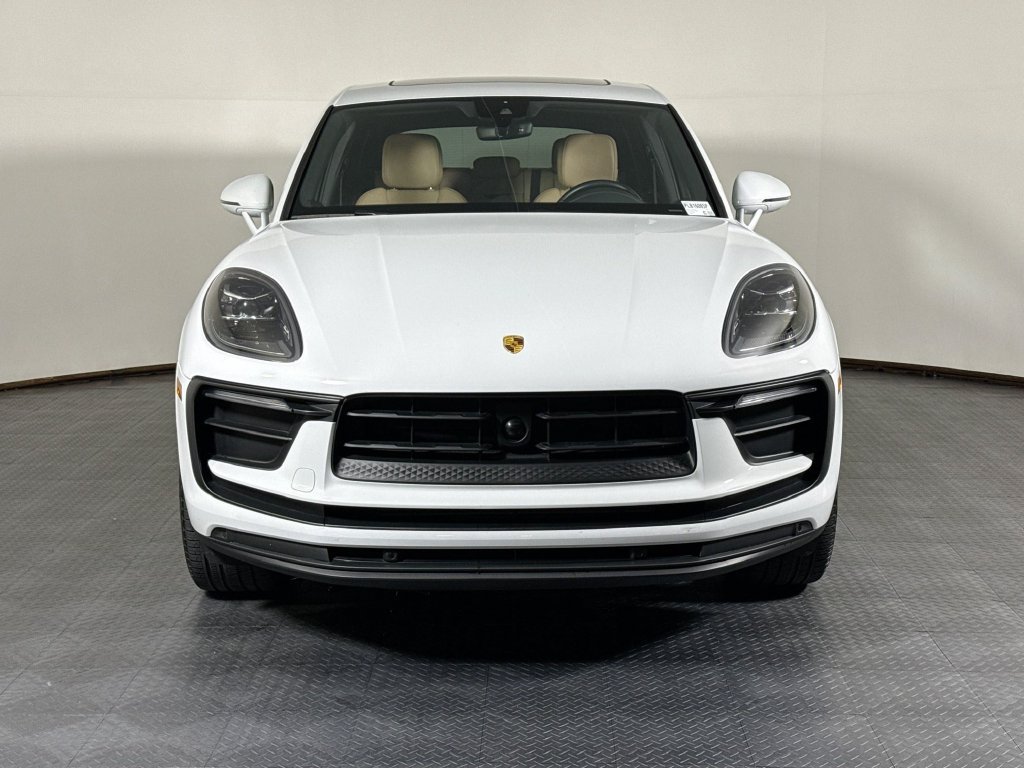 Certified 2023 Porsche Macan AWD/4WD image 10