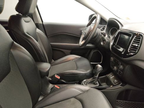 Used 2019 Jeep Compass Latitude FWD image 21