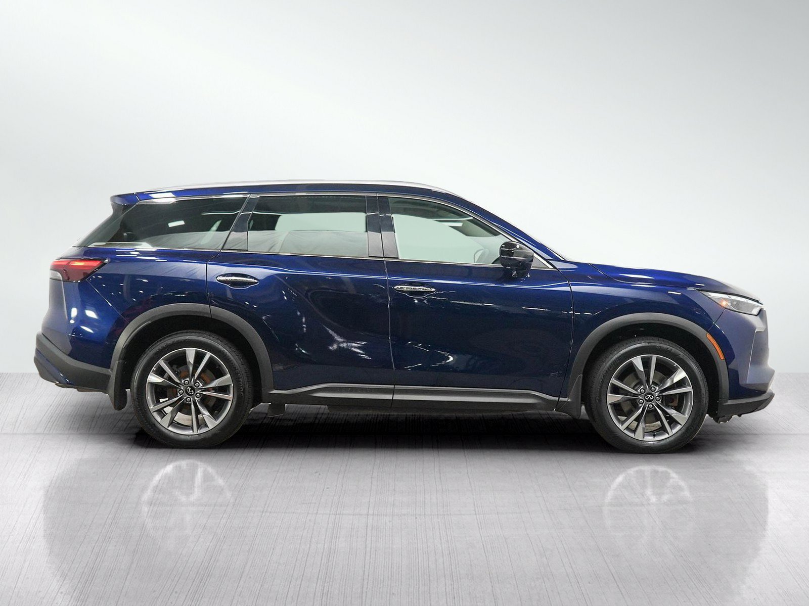 Used 2025 INFINITI QX60 Luxe AWD/4WD image 6
