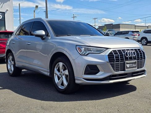 Used 2020 Audi Q3 2.0T Premium Plus w/ Premium Plus Package AWD/4WD image 4