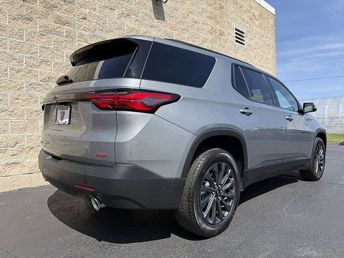 Used 2023 Chevrolet Traverse RS w/ LPO, Floor Liner Package FWD image 3