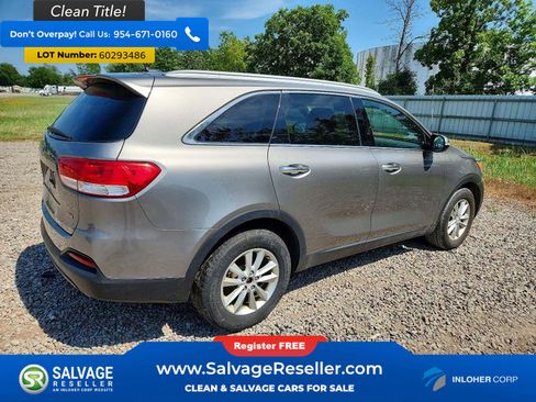 Used 2016 Kia Sorento AWD image 4