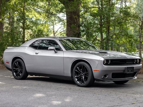 Used 2017 Dodge Challenger SXT Plus RWD image 46