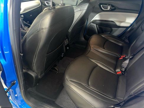 Used 2025 Jeep Compass Limited image 12