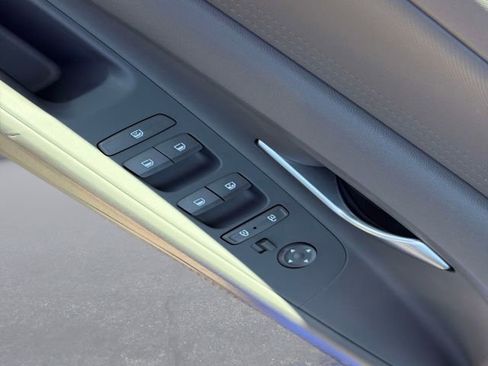 Used 2023 Hyundai Elantra Blue FWD image 19