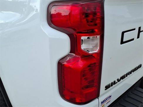 Used 2024 Chevrolet Silverado 2500 Custom w/ Custom Convenience Package image 14