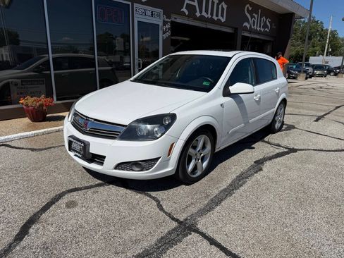 Used 2008 Saturn Astra XR w/ Premium Trim Package FWD image 2