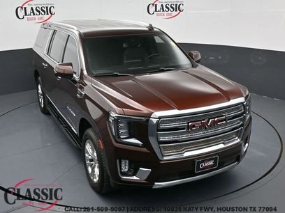 Used 2023 GMC Yukon XL SLT w/ SLT Luxury Package