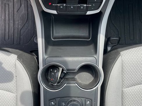 Used 2023 GMC Terrain SLE w/ Driver Convenience Package FWD image 25