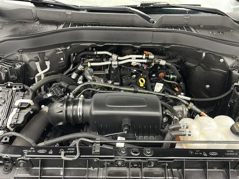 Used 2021 Ford Explorer XLT w/ Equipment Group 202A AWD/4WD image 21