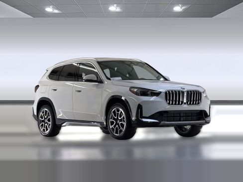 New 2026 BMW X1 xDrive28i w/ Technology Package AWD/4WD image 7
