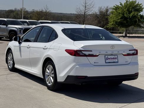 Used 2025 Toyota Camry LE image 4