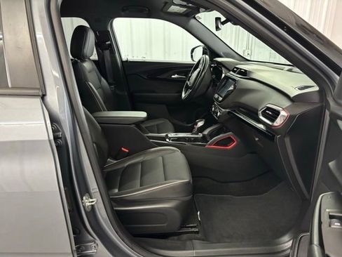 Used 2022 Chevrolet TrailBlazer RS w/ Technology Package image 27