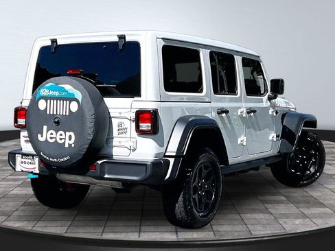 Used 2023 Jeep Wrangler Unlimited w/ Sun & Screen Package AWD/4WD image 14
