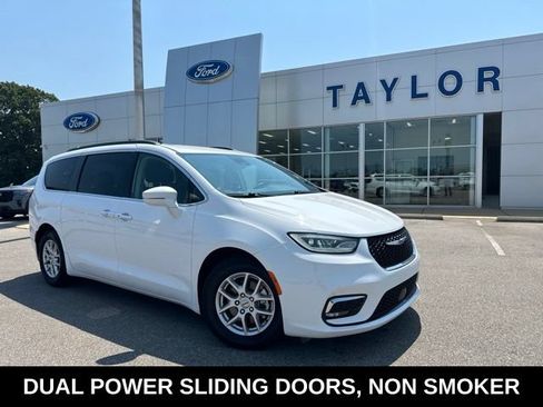 Used 2022 Chrysler Pacifica Touring-L FWD image 1