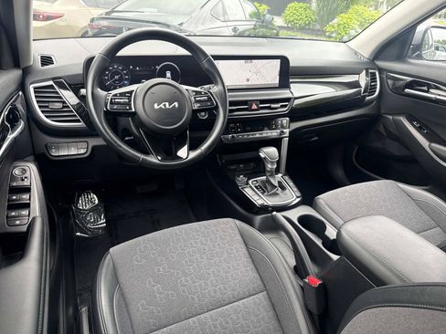 Used 2024 Kia Seltos S AWD/4WD image 14