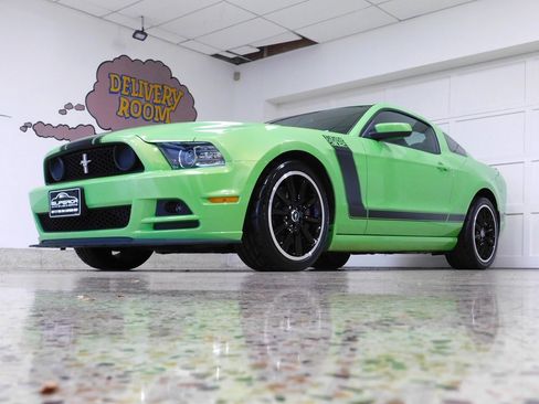 Used 2013 Ford Mustang Boss 302 w/ Boss 302 Accessory Pkg image 10