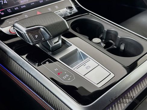 Used 2020 Audi RS Q8 w/ Carbon Optic Package image 22