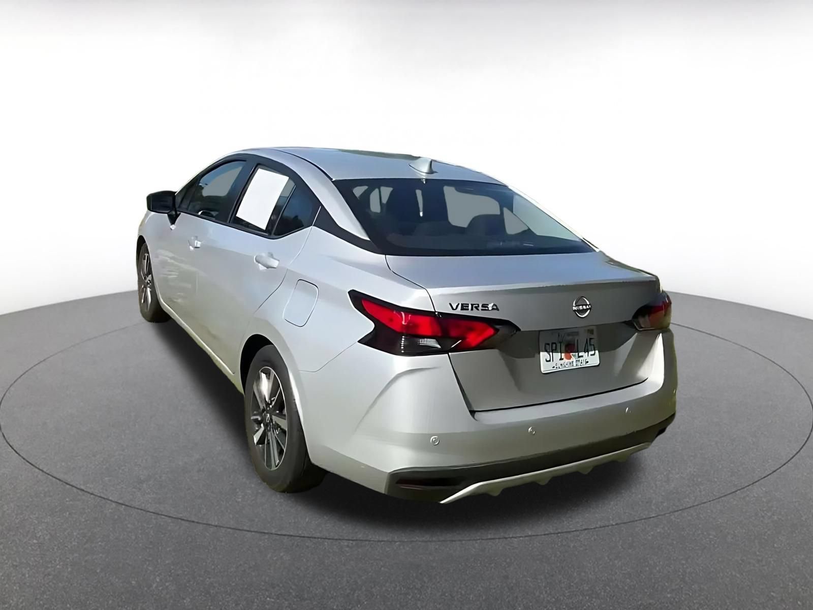 Used 2025 Nissan Versa SV FWD image 10
