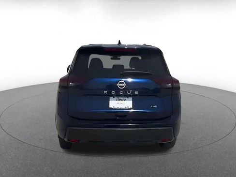 Used 2025 Nissan Rogue SV AWD/4WD image 12