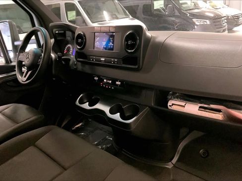 Used 2019 Mercedes-Benz Sprinter 170 image 10