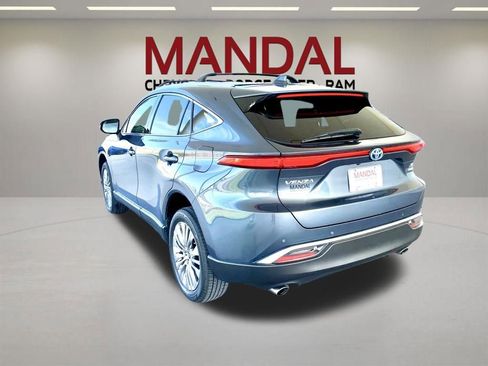 Used 2022 Toyota Venza XLE AWD/4WD image 8