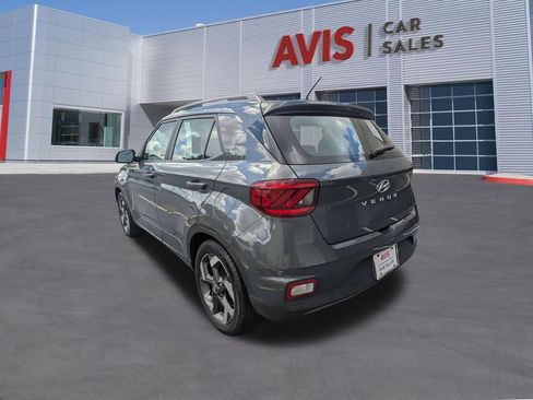 Used 2025 Hyundai Venue SEL FWD image 9