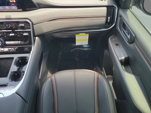 New 2025 Nissan Armada SL w/ Captain's Chari Seat Package image 20