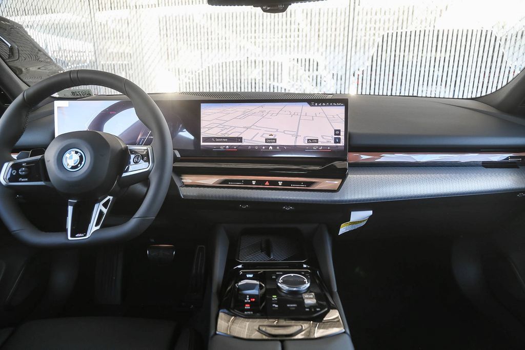 New 2027 BMW i5 eDrive40 w/ M Sport Package RWD image 9