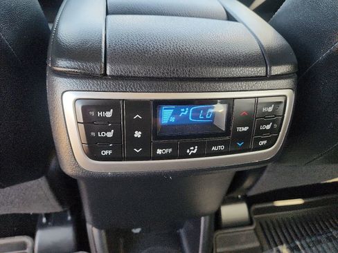 Used 2018 Toyota Highlander Limited Platinum AWD/4WD image 12