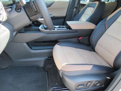 New 2026 Chevrolet Equinox ACTIV w/ Convenience Package III image 16