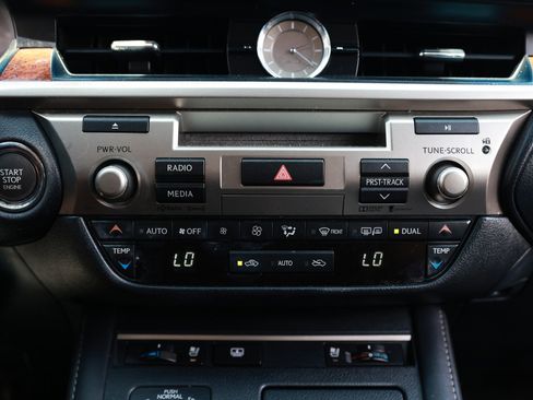 Used 2016 Lexus ES 350 w/ Luxury Package w/Wood Trim FWD image 36