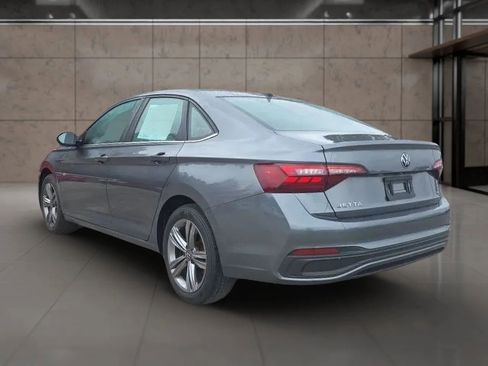 Used 2022 Volkswagen Jetta SE image 5