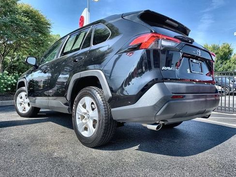 Used 2021 Toyota RAV4 XLE FWD image 6