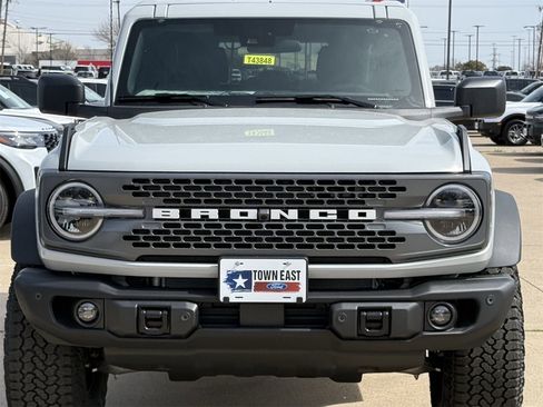 New 2026 Ford Bronco Badlands image 7