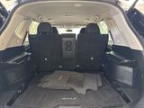Used 2018 Nissan Rogue SV image 3