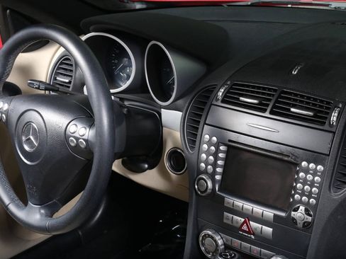 Used 2005 Mercedes-Benz SLK 350 w/ Entertainment Pkg image 54